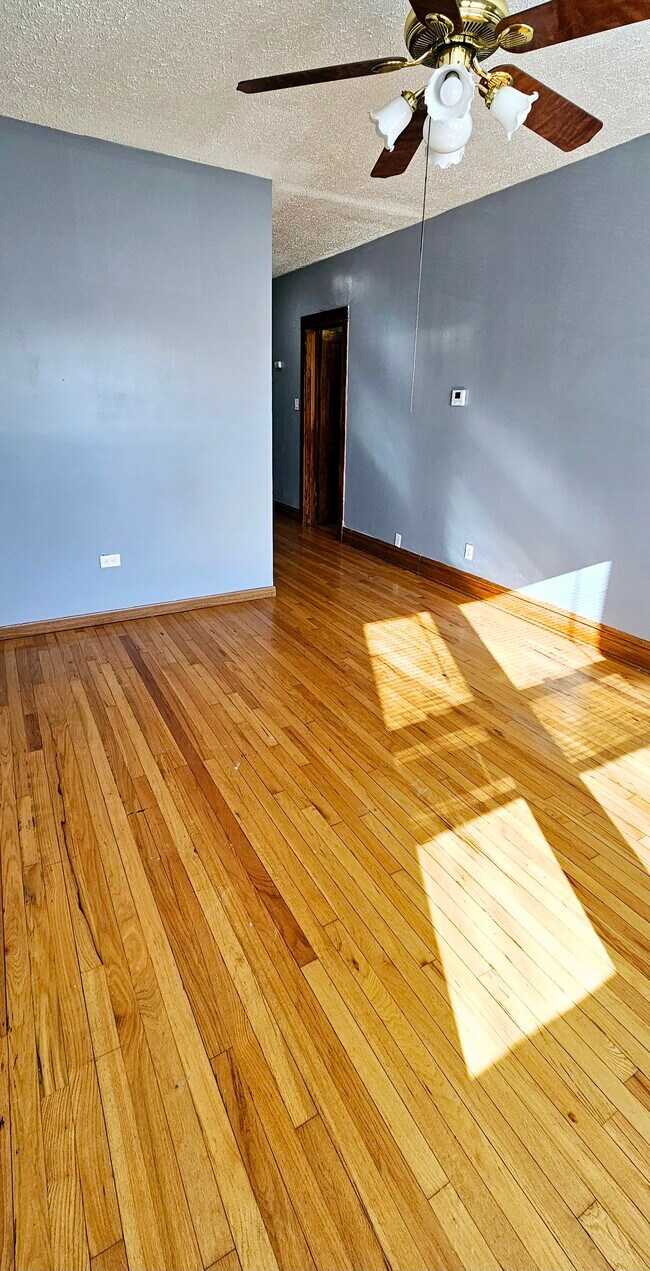 Foto del edificio - 4720 N Kilbourn Ave