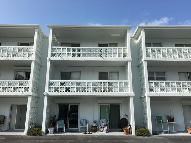 Building Photo - 4800 Ocean Beach Blvd