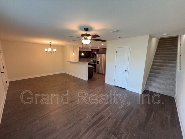 Building Photo - 4395 Village Oak Ln