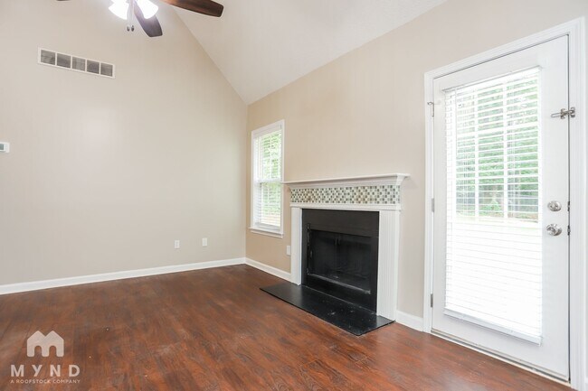 Building Photo - 2060 Club Bay Dr