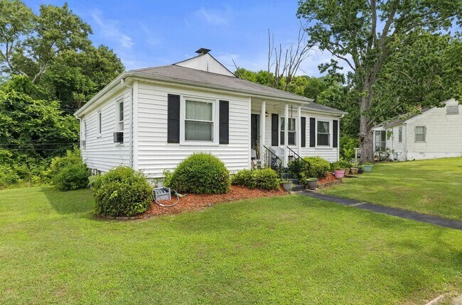 Building Photo - 1008 Ridgeway St