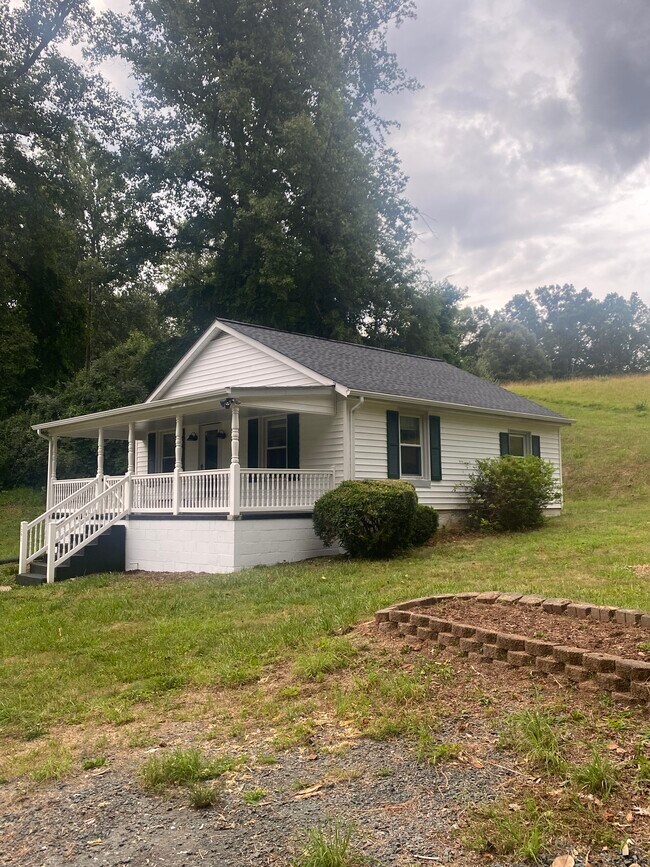 Building Photo - 4391 Dick Woods Rd