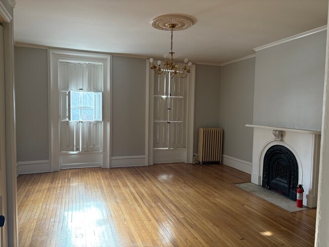 Building Photo - 7 Union St