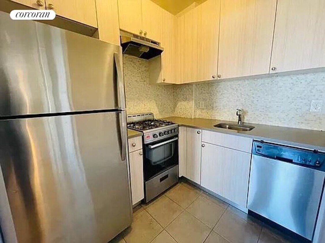 Foto principal - 414 E 119th St