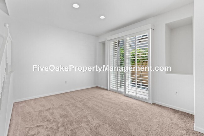 Building Photo - 101 Matisse Ln
