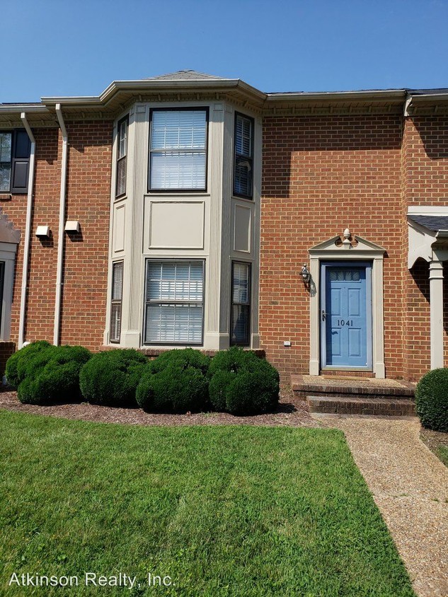 Primary Photo - 1041 Colonial Meadows Way
