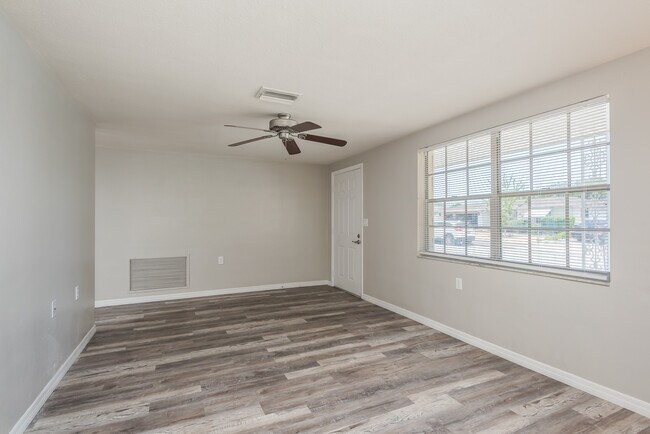Building Photo - 5646 Festivo Dr
