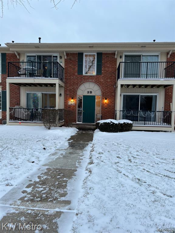 12061 Ina Dr, Sterling Heights, MI 48312 Condo for Rent in Sterling