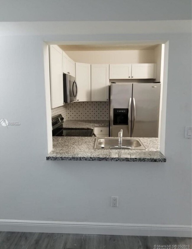 Foto del edificio - 6485 W 27th Ct