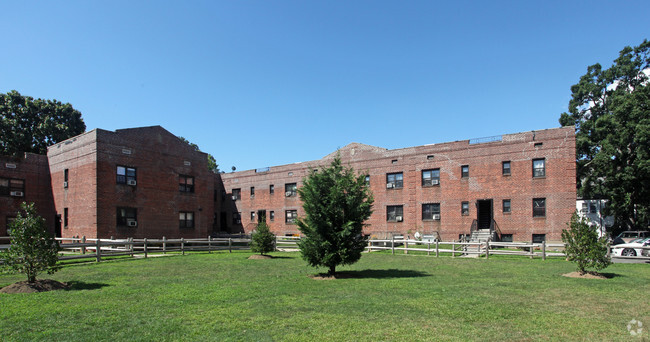 Building Photo - 145 Randall Ave