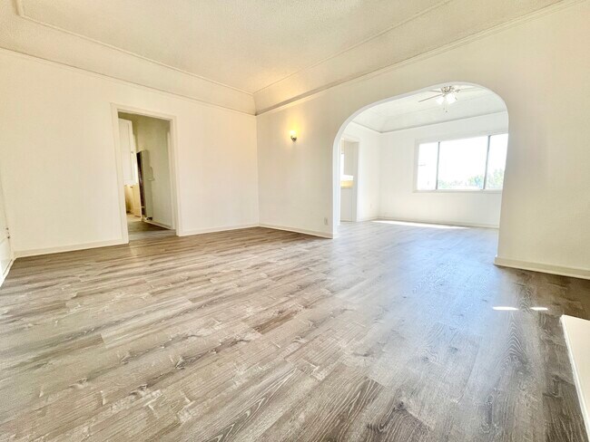 Foto del edificio - 4218 W Adams Blvd