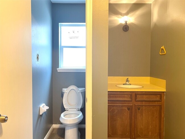 Building Photo - 9626 Hearthwood Dr