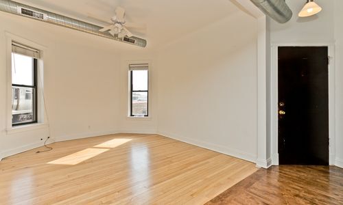 Foto del edificio - 1014 W Roscoe St