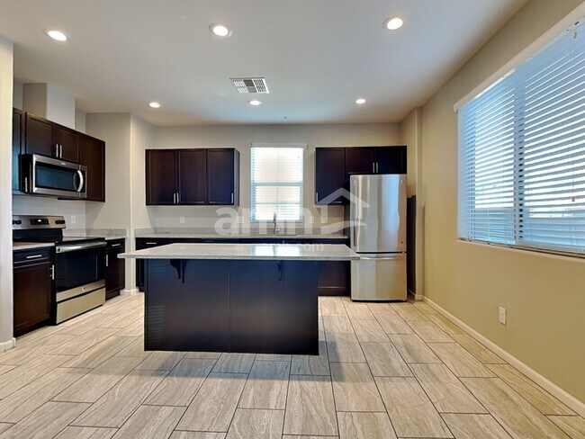 Foto del edificio - 20735 W Point Ridge Rd