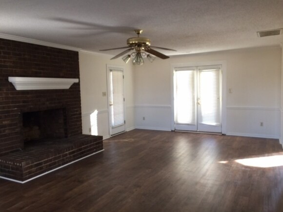 Foto del edificio - 3902 N Rocky River Rd