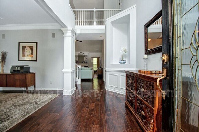 Building Photo - 9920 Eden Hall Ct