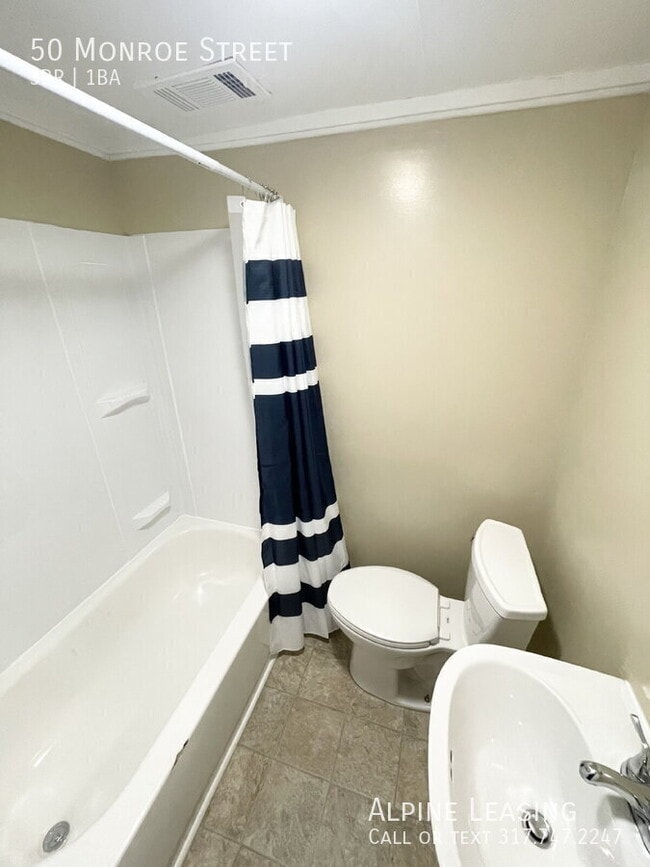 Building Photo - 50 Monroe St