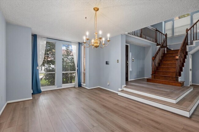 Foto del edificio - 13022 Hollow Brook Dr