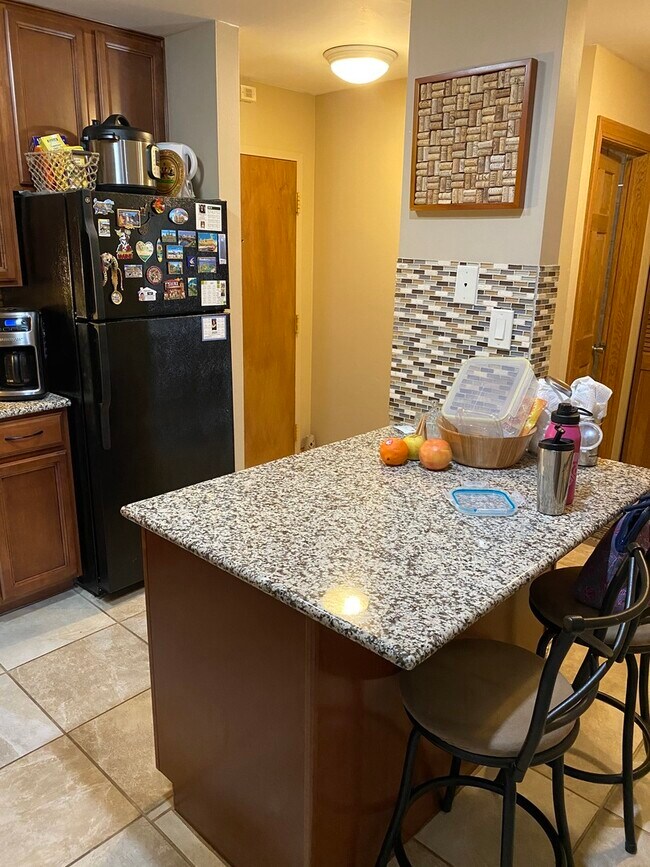 Building Photo - 849 Miller Ln