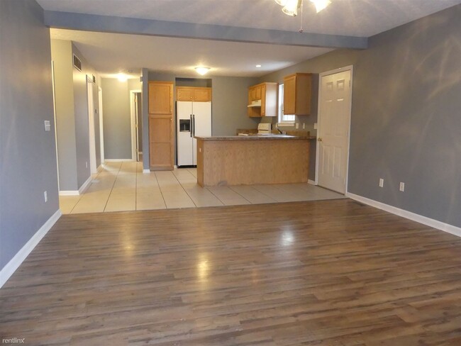 Building Photo - 2 br, 1 bath Duplex - 5129 Whirl a Way Ln ...