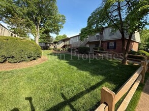 Building Photo - 3818 Country Club Rd