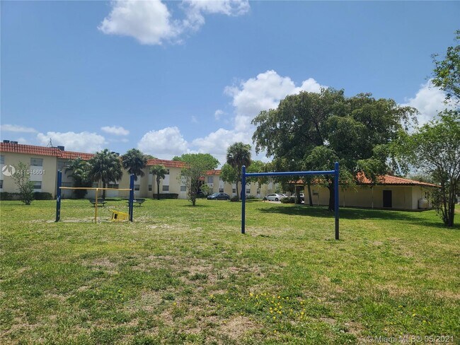 Foto del edificio - 1333 S Dixie Hwy