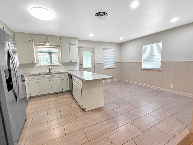 Building Photo - 2509 Givens Ave