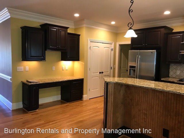 Foto del edificio - 5 br, 4.5 bath House - 5014 Windsor Court