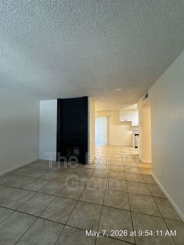 Building Photo - 806 Monarch Cir