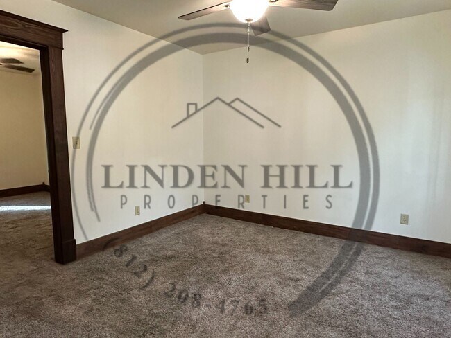 Building Photo - One Bedroom Apartment - All Utilities Paid