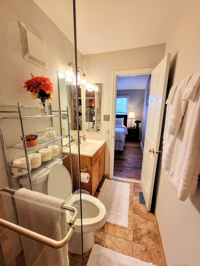 Foto del edificio - 725 Herndon Woods Ct