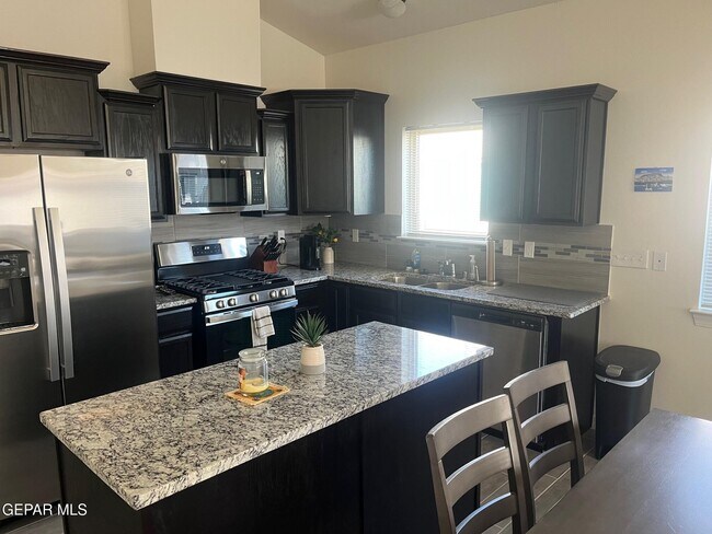 Foto del edificio - 14309 Bill Lazor Pkwy