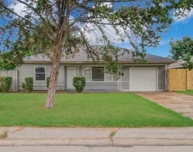 Building Photo - 3626 Songwood St