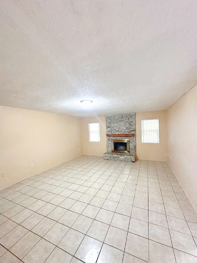 Foto del edificio - AVAILABLE SOON!