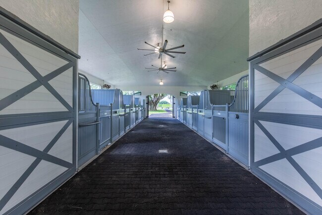 Foto del edificio - 13831 Quarter Horse Trail