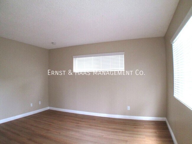 Foto del edificio - 3875 Cherry Ave