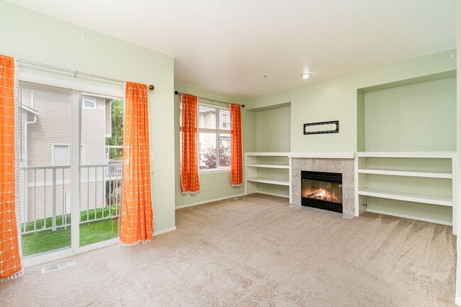 Foto del edificio - Available Now – Spacious 3-Bedroom Townhom...
