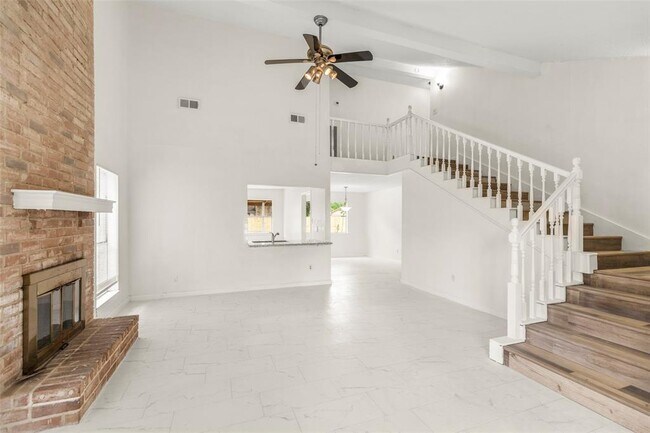 Foto del edificio - 24219 Lone Elm Dr