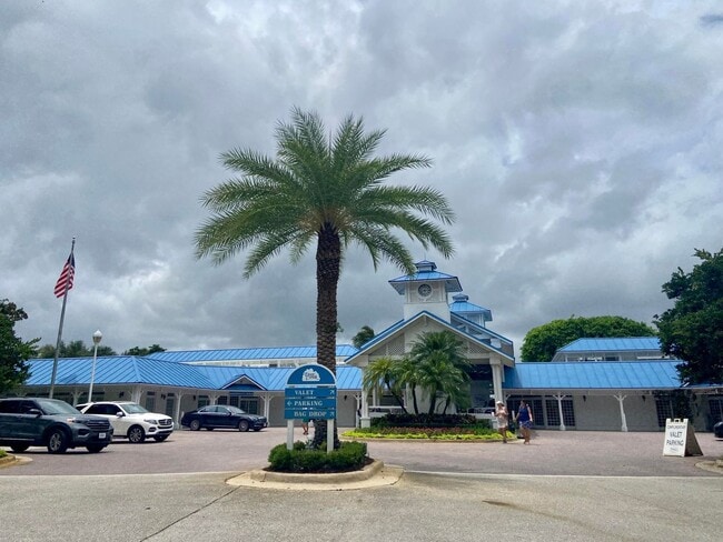 Building Photo - 525 Bayfront Dr