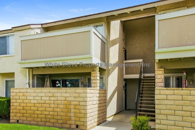 Foto del edificio - Charming 2-Bed Condo in Gated Cypress Community with Pool & Balcony