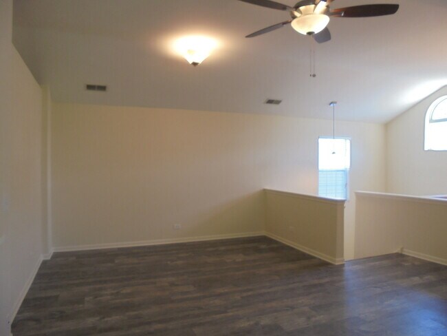 Building Photo - 2073 Waverly Ln