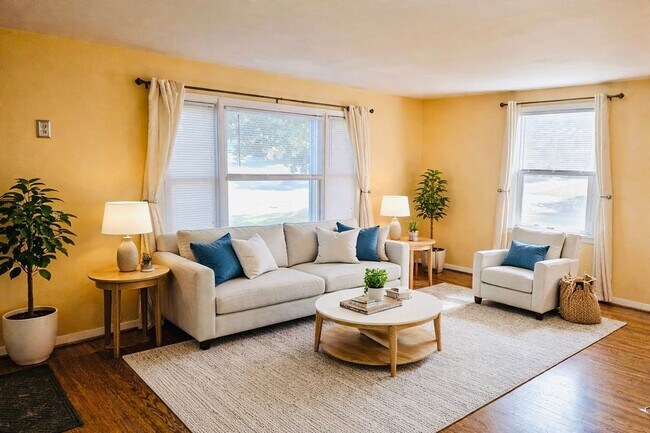 Foto del edificio - Greece Spacious 3 Bedroom 2 Full Bath Home Available Now