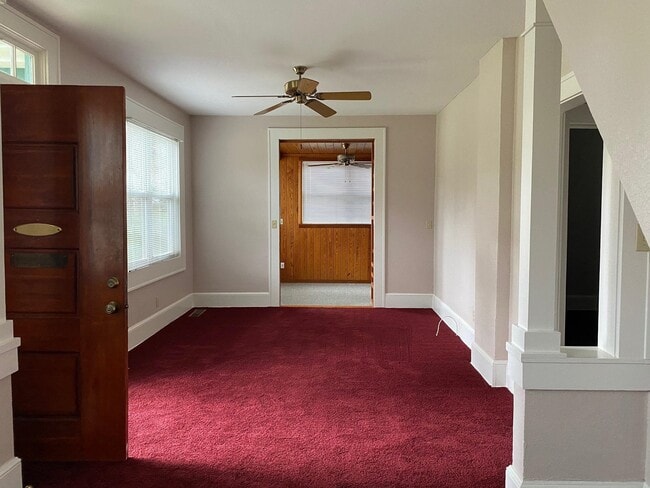 Building Photo - 411 Beard St