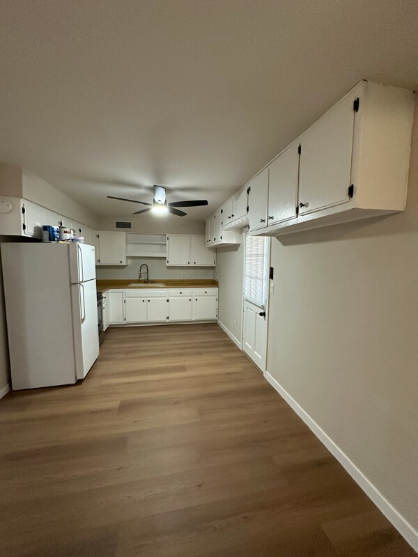 Foto del edificio - 740 Tiger Lilly Ln