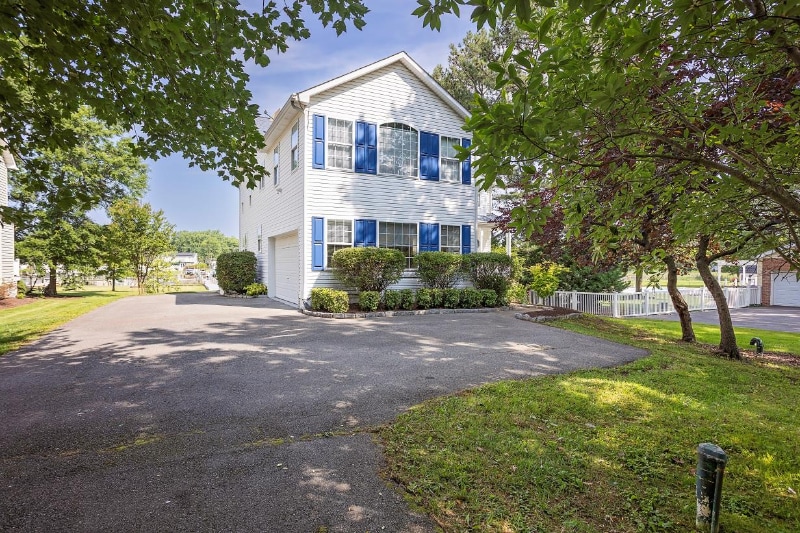 Primary Photo - 2613 Cecil Dr