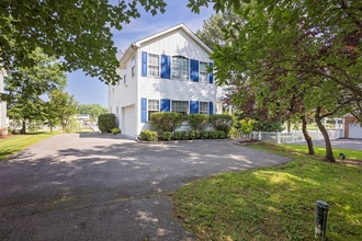 Building Photo - 2613 Cecil Dr