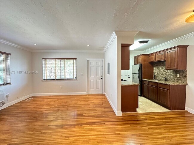 Foto del edificio - 35 Antilla Ave