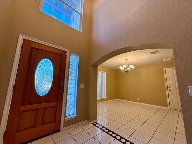 Building Photo - 13720 Greinert Dr