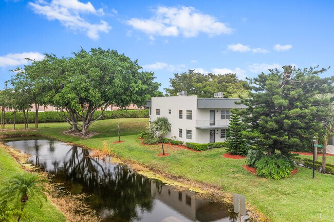 Building Photo - 361 Normandy Ln