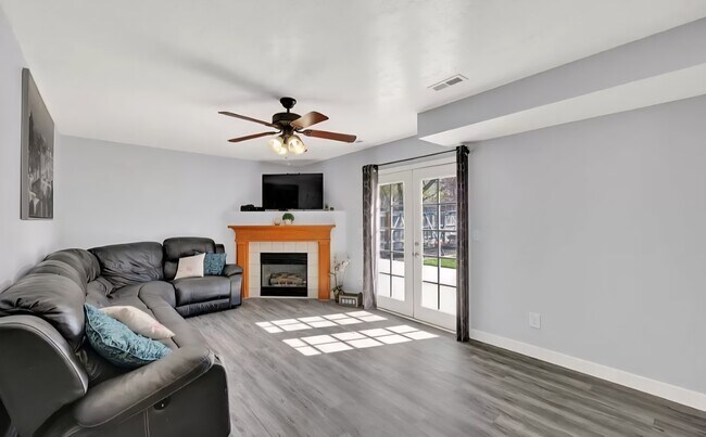 Building Photo - 5411 W Leticia Ct